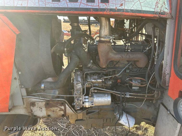 image for item IU9220 1976 Massey Ferguson 1085  tractor