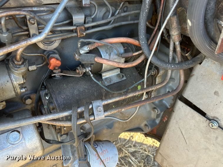 image for item IU9220 1976 Massey Ferguson 1085  tractor