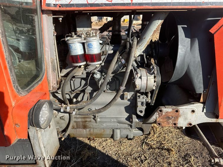 image for item IU9220 1976 Massey Ferguson 1085  tractor