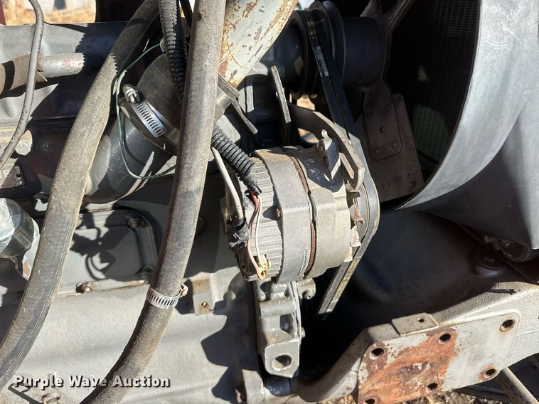 image for item IU9220 1976 Massey Ferguson 1085  tractor