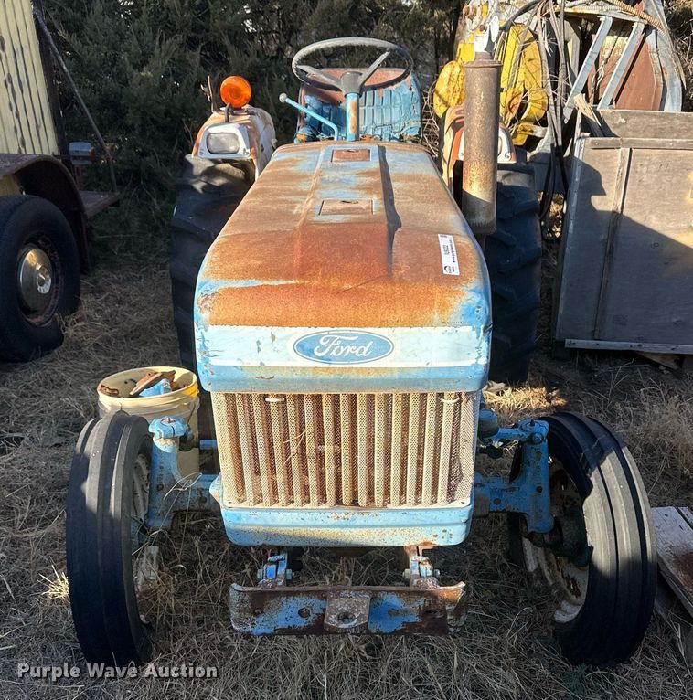 image for item IU9222 1985 Ford 1710  tractor