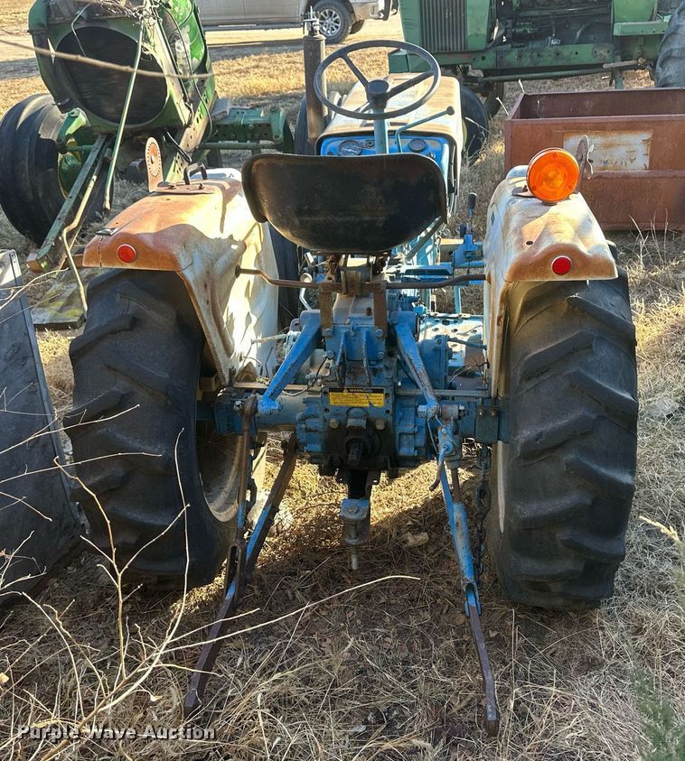image for item IU9222 1985 Ford 1710  tractor