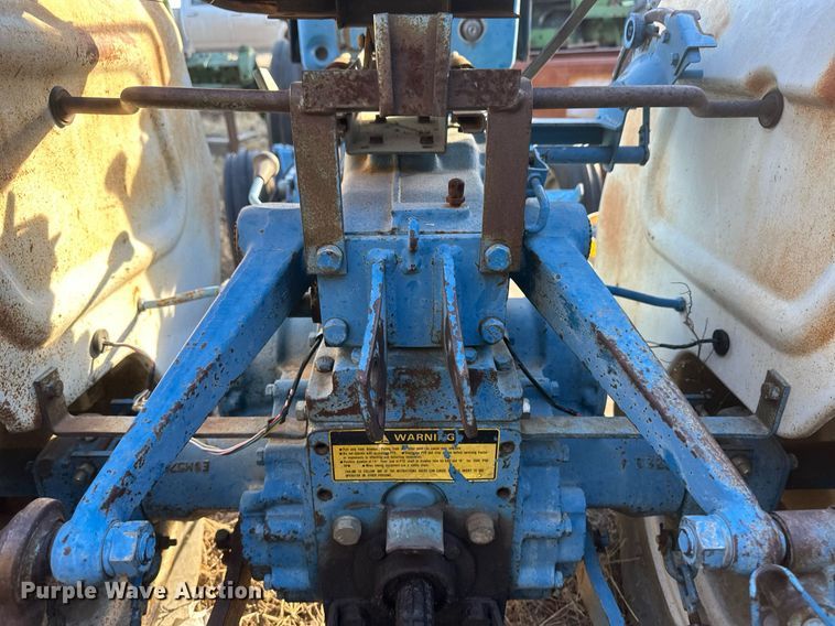 image for item IU9222 1985 Ford 1710  tractor