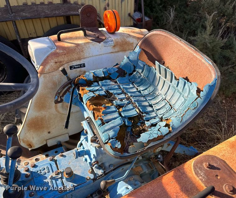 image for item IU9222 1985 Ford 1710  tractor