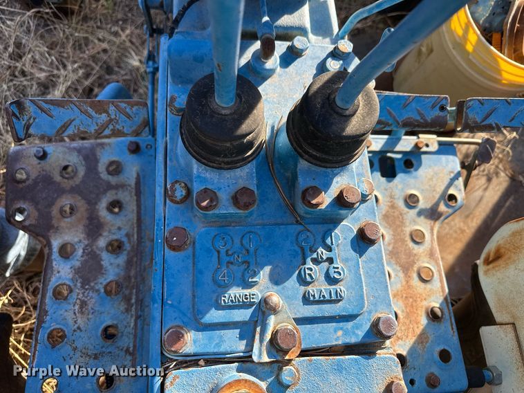 image for item IU9222 1985 Ford 1710  tractor