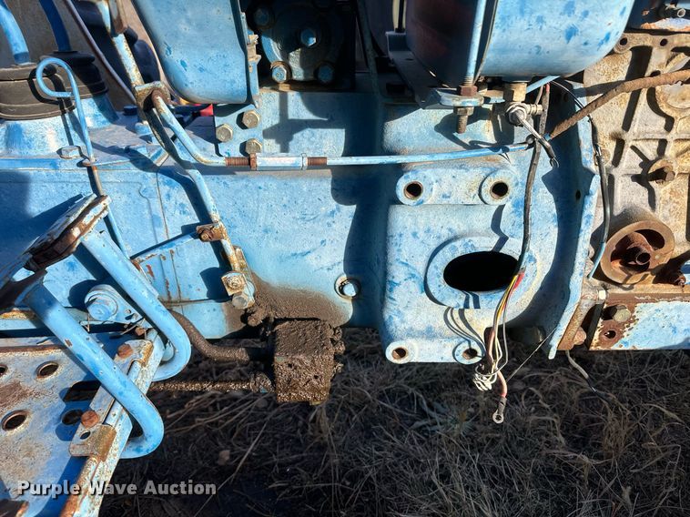 image for item IU9222 1985 Ford 1710  tractor