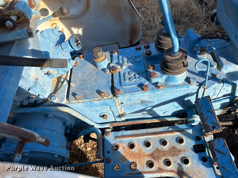 image for item IU9222 1985 Ford 1710  tractor