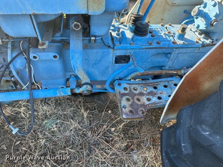 image for item IU9222 1985 Ford 1710  tractor