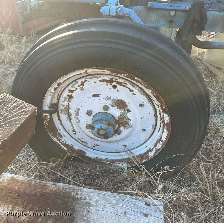 image for item IU9222 1985 Ford 1710  tractor