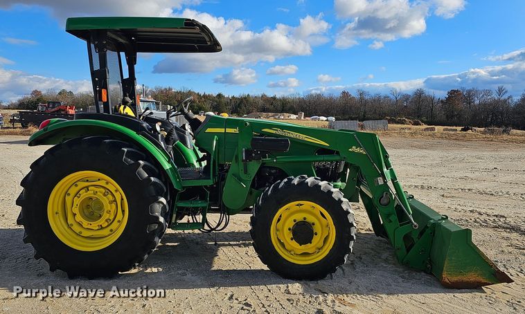 image for item KG9525 2006 John Deere 5425  MFWD tractor