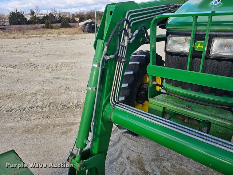 image for item KG9525 2006 John Deere 5425  MFWD tractor