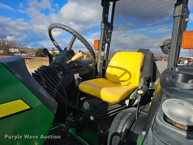 image for item KG9525 2006 John Deere 5425  MFWD tractor