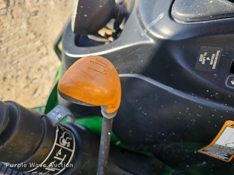 image for item KG9525 2006 John Deere 5425  MFWD tractor