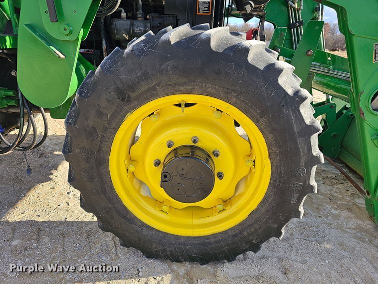 image for item KG9525 2006 John Deere 5425  MFWD tractor
