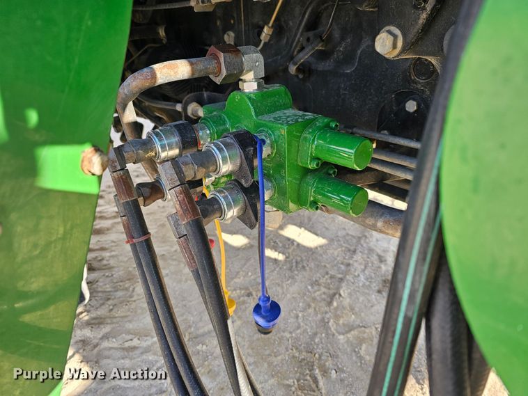 image for item KG9525 2006 John Deere 5425  MFWD tractor