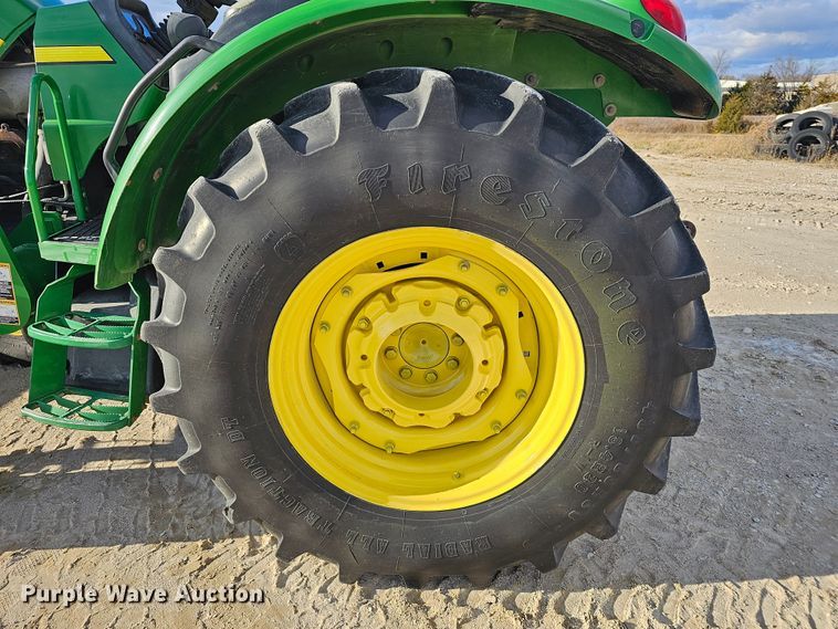 image for item KG9525 2006 John Deere 5425  MFWD tractor