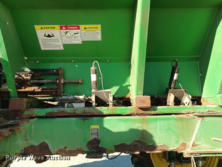 image for item KG9546 2014 John Deere 4940  applicator