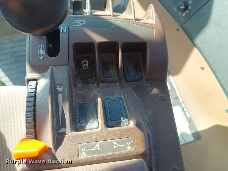 image for item KG9546 2014 John Deere 4940  applicator