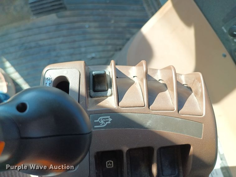 image for item KG9546 2014 John Deere 4940  applicator