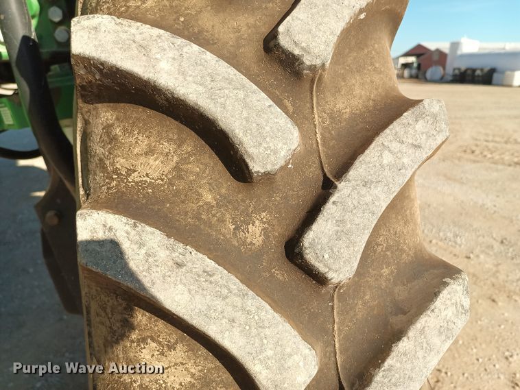 image for item KG9546 2014 John Deere 4940  applicator