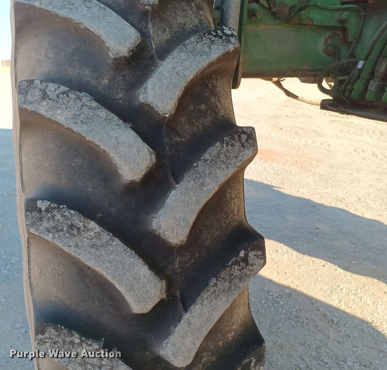 image for item KG9546 2014 John Deere 4940  applicator