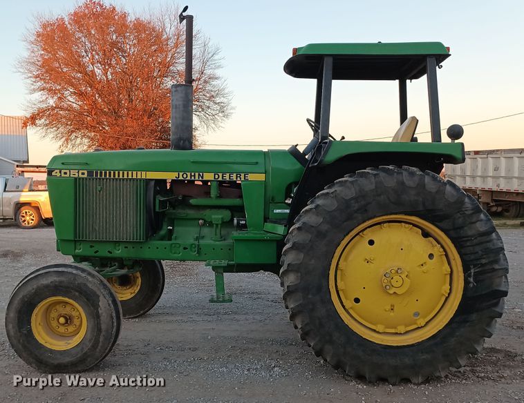 image for item KG9549 1985 John Deere 4050  tractor