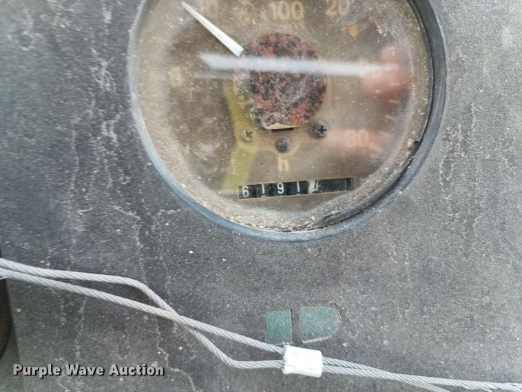 image for item KG9549 1985 John Deere 4050  tractor