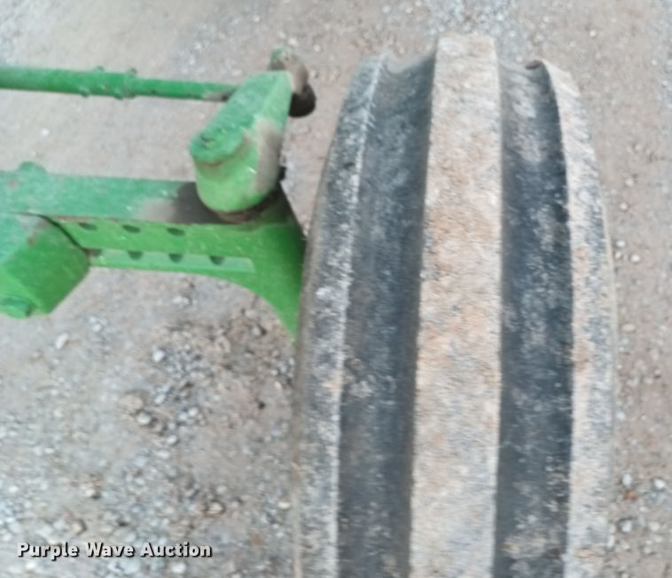 image for item KG9549 1985 John Deere 4050  tractor