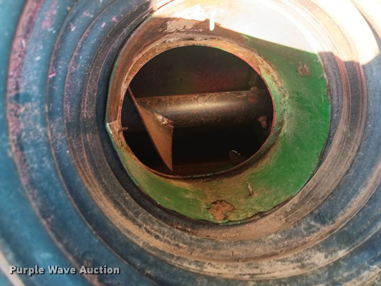 image for item KG9558 John Deere 1910  auger