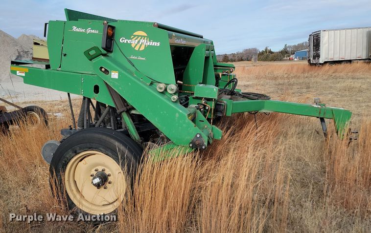 image for item KT9977 Great Plains 1006NT Solid Stand  no-till grain drill