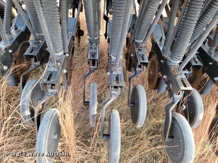 image for item KT9977 Great Plains 1006NT Solid Stand  no-till grain drill