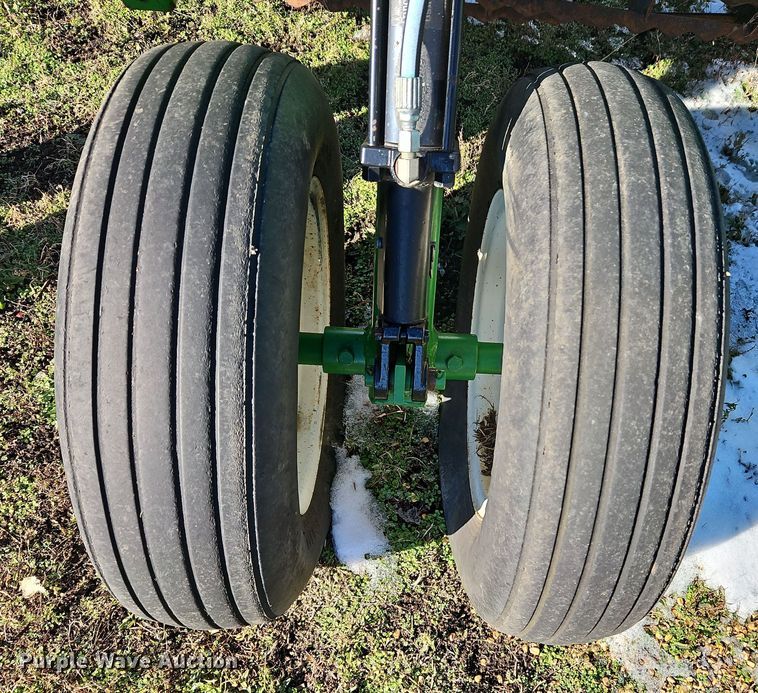 image for item LB9624 Unverferth Rolling Harrow 220  rolling harrow