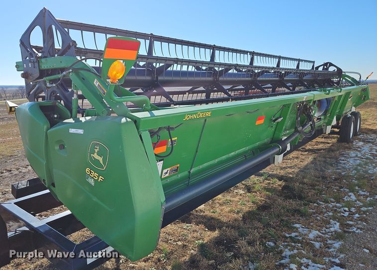 image for item LB9628 2011 John Deere 635F  flex head