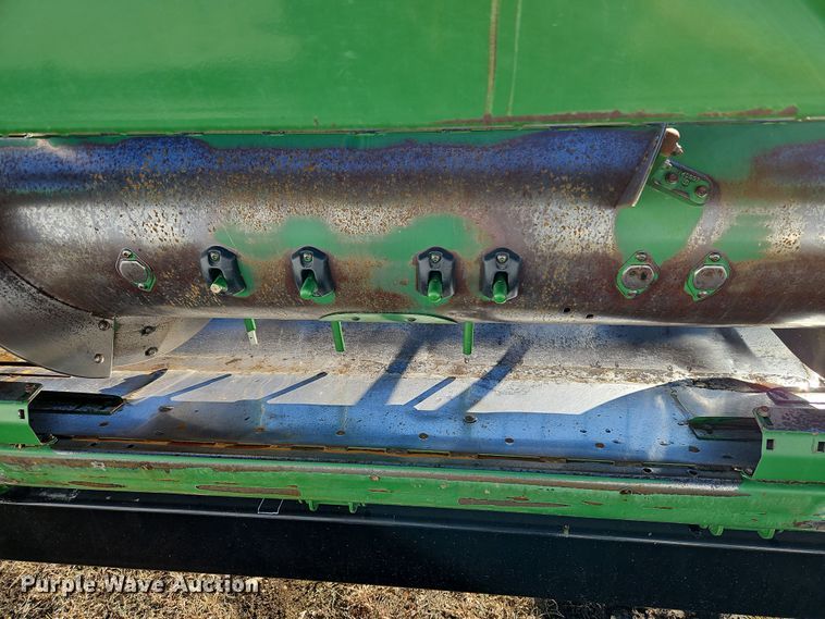 image for item LB9628 2011 John Deere 635F  flex head