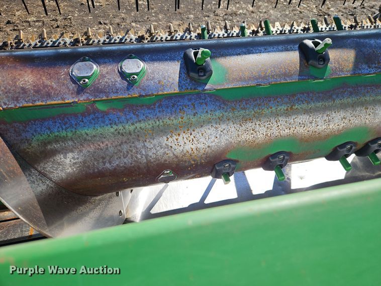 image for item LB9628 2011 John Deere 635F  flex head