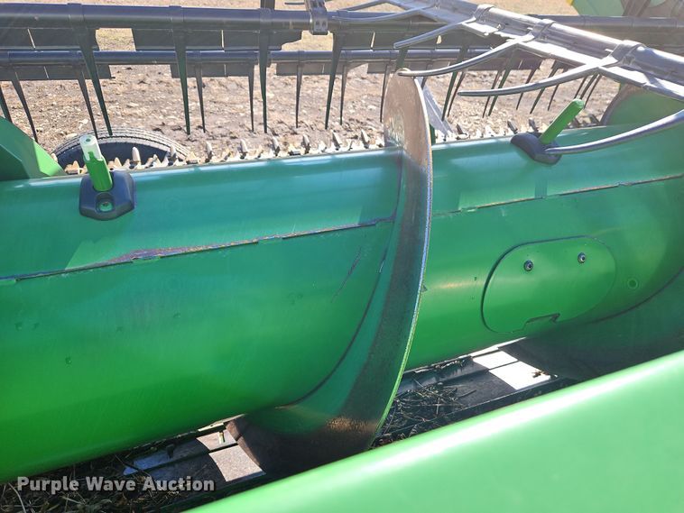 image for item LB9628 2011 John Deere 635F  flex head