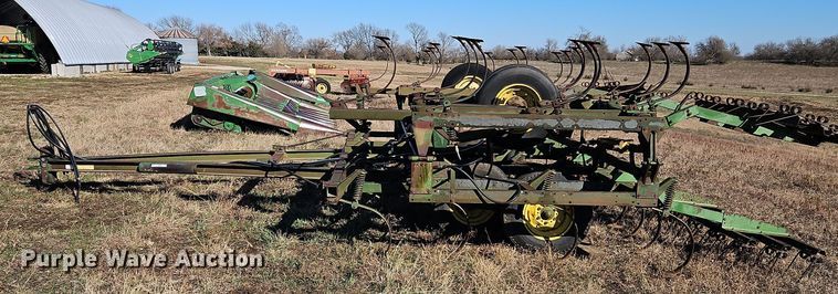 image for item LB9632 John Deere 1010  field cultivator