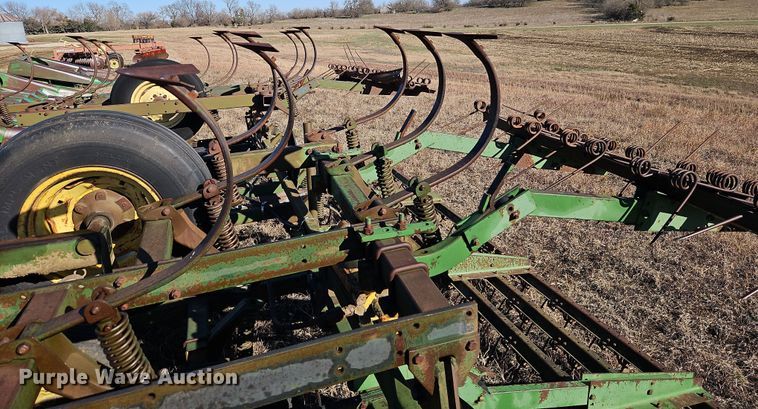 image for item LB9632 John Deere 1010  field cultivator