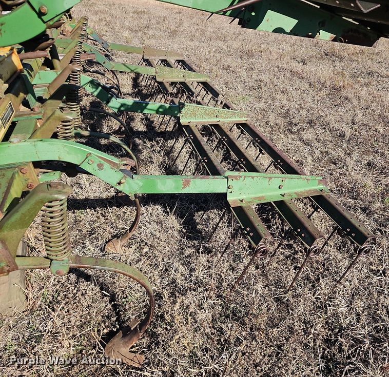 image for item LB9632 John Deere 1010  field cultivator