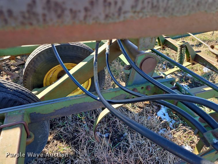 image for item LB9632 John Deere 1010  field cultivator