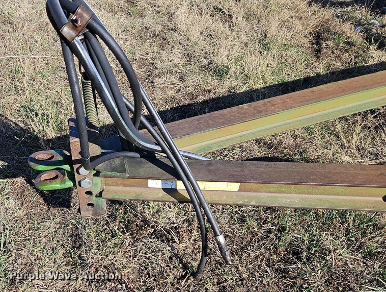 image for item LB9632 John Deere 1010  field cultivator