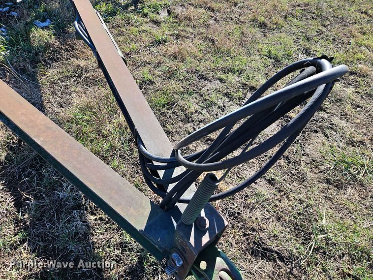 image for item LB9632 John Deere 1010  field cultivator