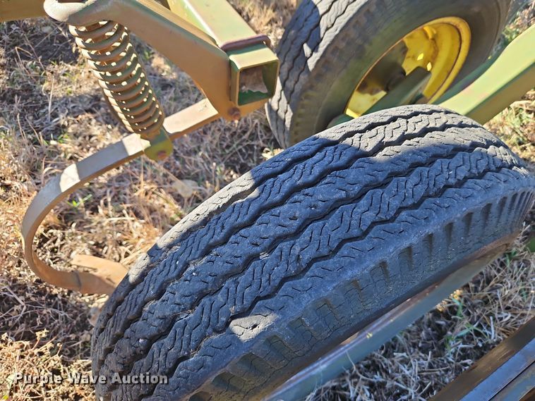 image for item LB9632 John Deere 1010  field cultivator