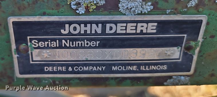 image for item LB9633 John Deere 960  field cultivator