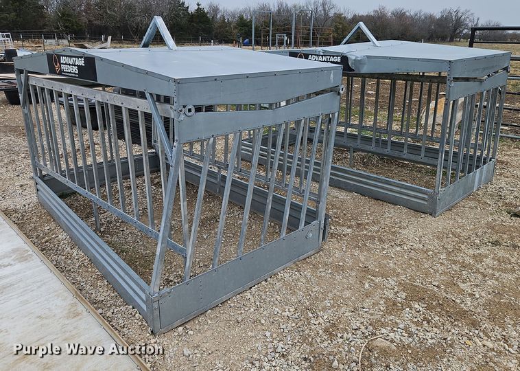 image for item LB9640 (2) Advantage Feeders sliding gate hay feeders
