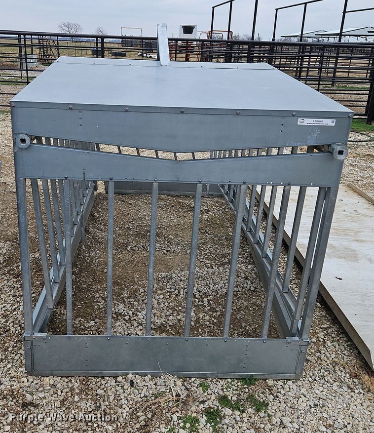 image for item LB9640 (2) Advantage Feeders sliding gate hay feeders