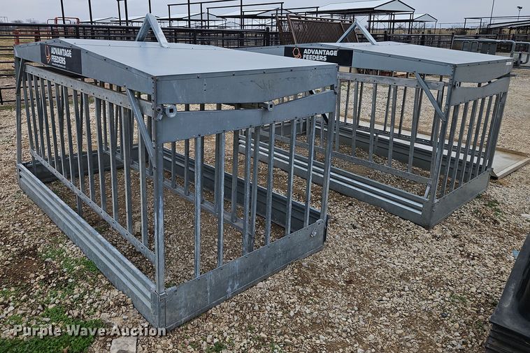 image for item LB9640 (2) Advantage Feeders sliding gate hay feeders