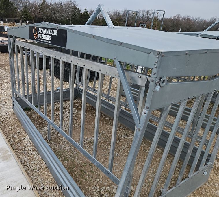 image for item LB9640 (2) Advantage Feeders sliding gate hay feeders