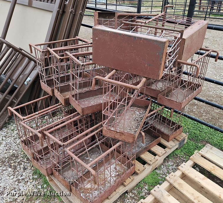 image for item LB9641 Approx. 20 livestock hay feeder