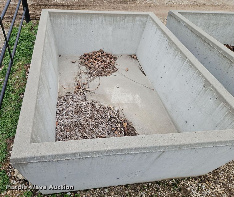 image for item LB9643 (4) concrete stock tank